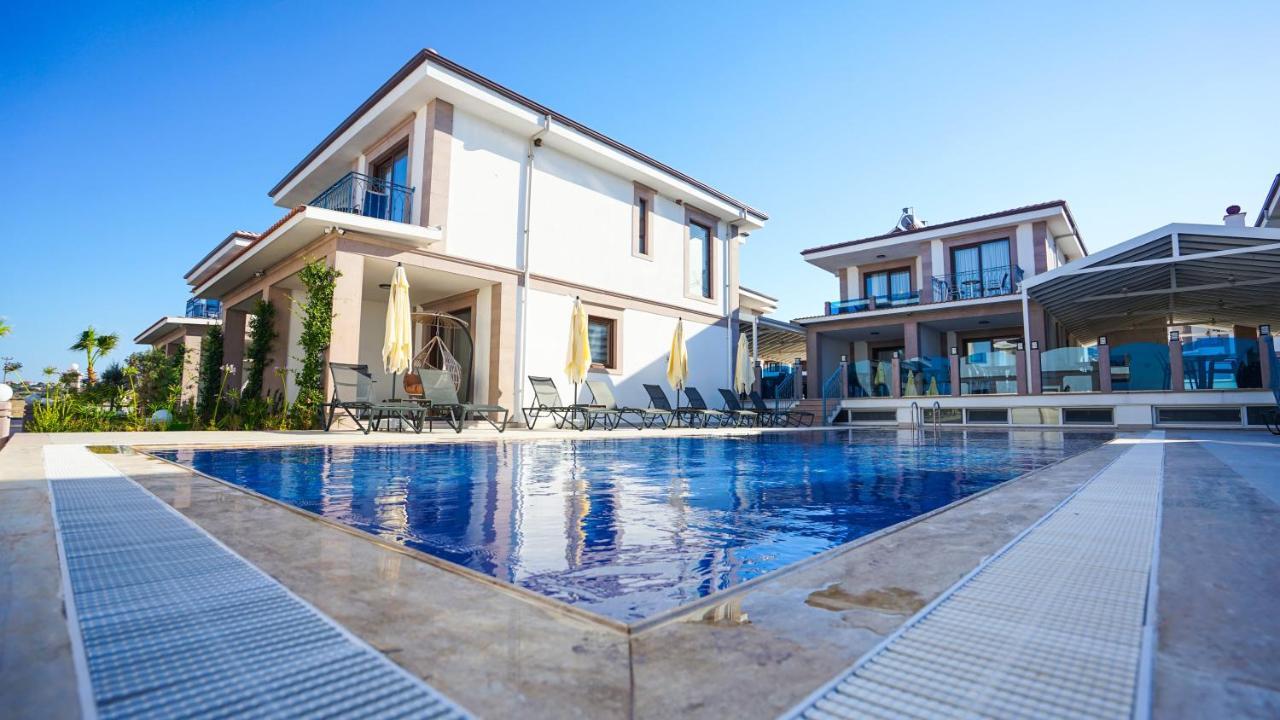 Rota Seaside Otel Cunda Екстериор снимка