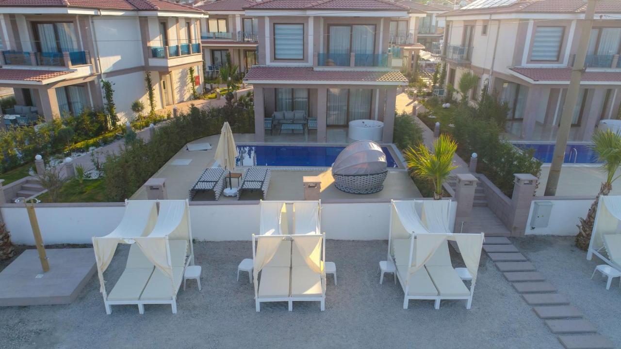 Rota Seaside Otel Cunda Екстериор снимка