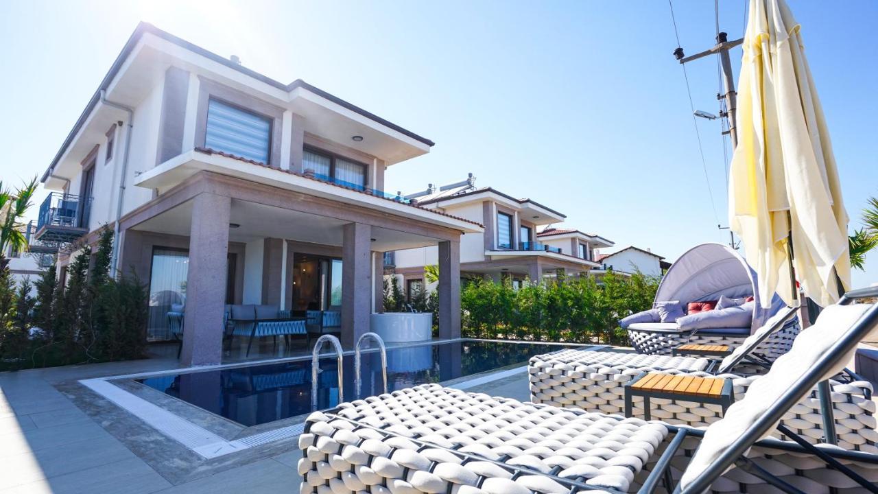 Rota Seaside Otel Cunda Екстериор снимка