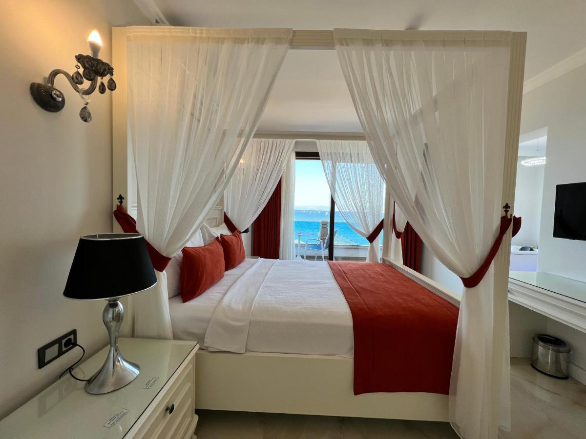 Rota Seaside Otel Cunda Екстериор снимка